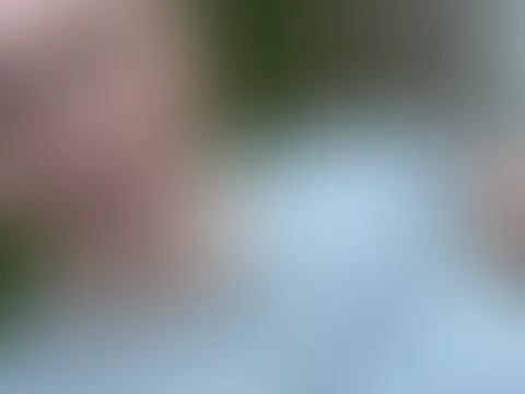 Blank ziehen muss ja bei mir immer sein 🔥 gefallen dir titten, a***h oder p***y draußen am besten? 😍