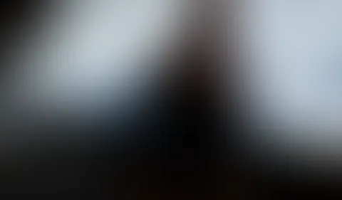 Ich p**se auf deine Autoscheibe du filmst es von innen ganz nah und scharf !!