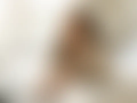 Ich bin noch nicht bereit aufzustehen... Vielleicht solltest du noch ein bisschen bei mir bleiben? ❤️ Ich habe etwas, das ich nur dir zeigen möchte.