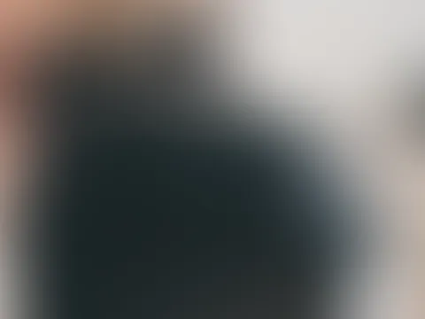 Hi Darling, aktuell ist es ja ziemlich ruhig hier 🤫 zeig mir doch, dass du aktiv bist, darum eine Challenge: Ich bin heute Abend bei einem Geburtstag. Ich nehme den Lush mit. Jede Aktivierung wird be