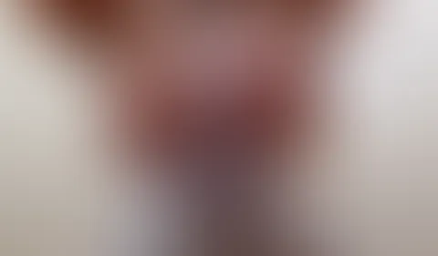 Als Nudistin, bin ich daheim immer nackt. Jedoch bei kochen mit Schürze. Aber schau die #Titten hüfen immer raus 🤣😜💋