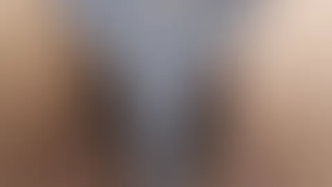 Den ganzen Tag das Höschen im Schlitz