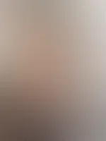 Komm doch gerne ein wenig näher. Na würdest du nicht gerne zwischen meine Beine kommen?