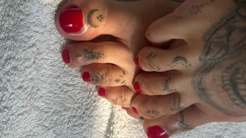 🔴 Meine roten Füße werden richtig schön eingeölt 👣💦