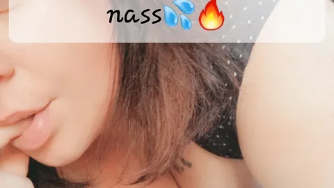 My p***y’s so wet🔥😏