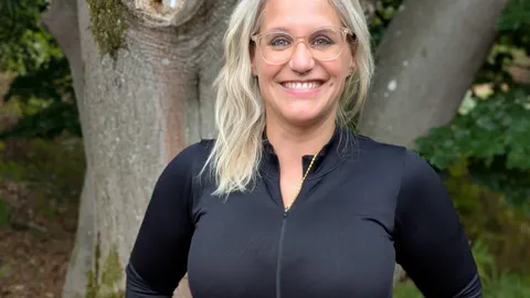 A jog in the woods ends in a S*X photo shoot