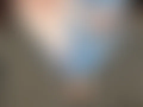 Kleiner Spaziergang in den ersten Sonnenstrahlen... Lush inside. Bock mich zu überraschen?
