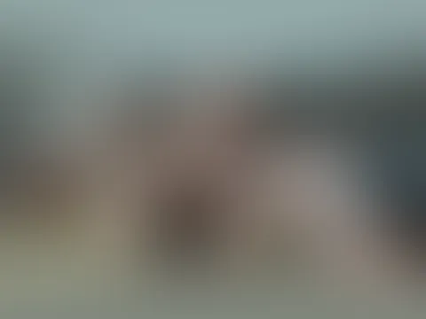 Geiler Orgasmus mit Dildo!