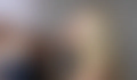 Spritziger Morgenf**k – Reingep**st und Angespritzt! So kann der Tag doch beginnen, oder? Erst blase ich kurz nach dem Aufstehen deine geile Morgenlatte im Bad und dann darfst du mich direkt blank fi