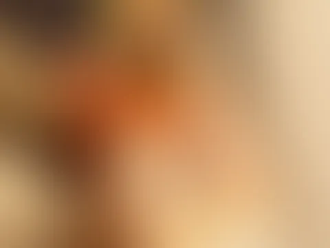 Guten Morgen ☕ Ich hab da vielleicht eine kleine Überraschung darunter, willst du sehen? 😏😈