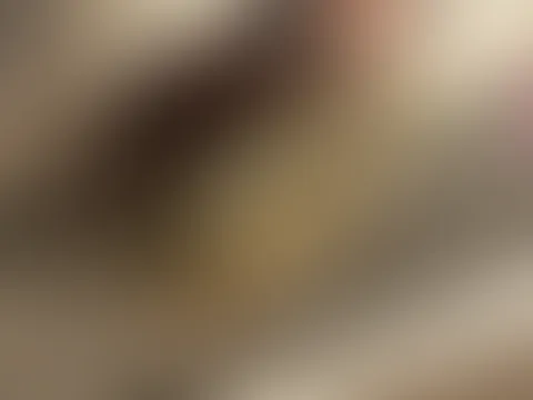 Von hinten sieht man oft mehr, als man denkt… 😏 Ich weiß genau, wie ich dich neugierig mache… Sag mir, was du als Nächstes sehen willst 💭