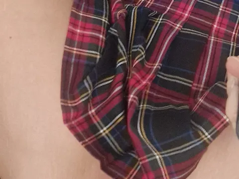 Schau unter mein Röckchen 😈