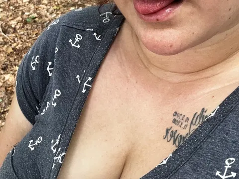 Ausziehen im Wald🌿