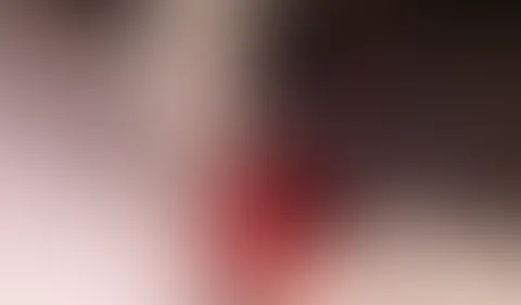 Ich habe ja schon viel von Liebeskugeln gehört. Jetzt wollte ich sie mal ausprobieren. Und sie bringen mich an den Rand des Wahnsinns…. Wenn sie sich in mir bewegen, fühlt es sich an als würde ich exp