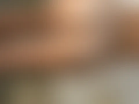 Schau zu wie ich letzten Sommer in Palm Beach auf der Hotelterrasse schön von hinten gef**kt wurde und seine heiße Sahne aus meiner pochenden M****i läuft 🤤 Das ganze Video kannst du dir in meinen In