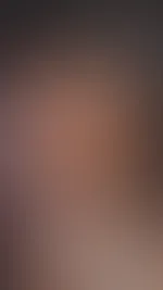 Was würdest du mit mir anstellen wenn ich so vor dir sitze?😘
