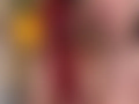 Schau mal wie geil mein Höschen mit ner Ladung S****a drauf aussieht 😈💦