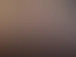Kleine F***e kommt aus der Dusche