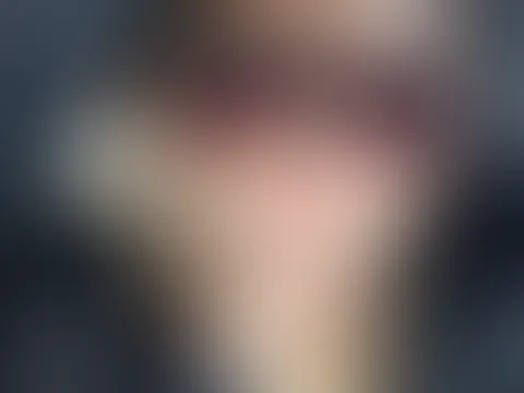 Hey mein süsser ich bin gerade auf dem weg nachhause als Beifahrerin und mir ist lw, magst du mit mir schreiben das mir nicht mehr so lw ist ✍️✍️🙄🤫😘😘