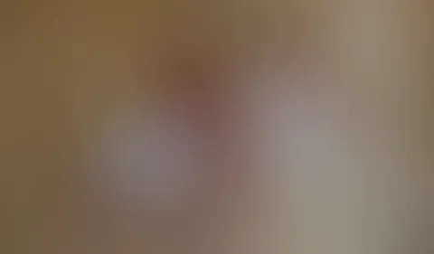 Typ betrügt seine Freundin mit mir öffentlich