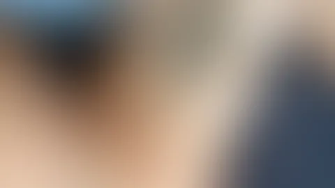 Komplett nackt + Beine gespreizt 🤯🤯