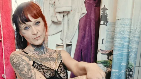 Strapse-Highheels und geöffnete P***y 🌶🔥🥵😈