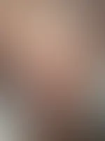 Ich habe heute richtig Lust mich von dir benutzen zu lassen. Ich liege schon über Kopf am Bettende. Du brauchst nurnoch deine Hose aufmachen und...😈