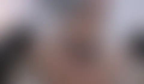 Natursekt Dirty-Talk Na mein kleiner Schluck-Sklave. Du stehst auf meine geilen „F**k-Mich“ Overknee Stiefel? Du willst sehen wie ich damit für dich p**se? Ja komm näher und schau genau auf mein geil
