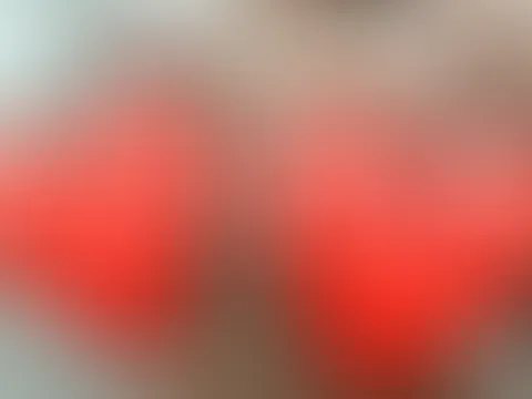 Eingeseifte Titten💦🫧 85F🍒 + Nippelpiercings 🥵