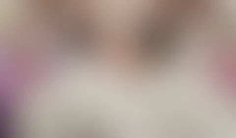 Halterlose Strümpfe, mein Vibrator, eine „Zuckerstange“ und ich! Masturbation bis die P***y schmatzt