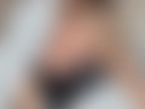 Lashes-Termin erledigt, schön frühstücken gewesen und jetzt endlich wieder zu Hause. Erst mal entspannen und meine Nachrichten checken..