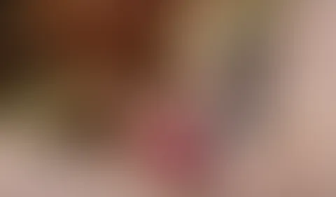 Sklaven mit Schwanzkäfig mit Vibrator abgemolken !!