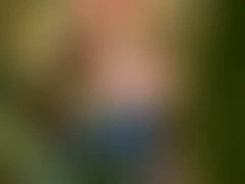 Meinst du mich hat jemand gesehen 🫢🥵? Ich glaube ich hab da hinten jemanden gesehen, der mich beobachtet hat 👀.