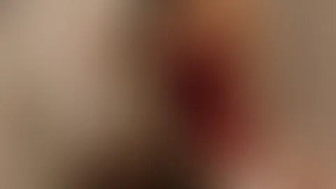 Nass und bereit… wer füllt mir heute die engen Löcher und spritzt mich voll? 🥰