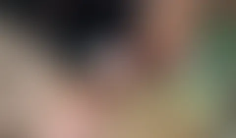 MiaXXX pee in Forest