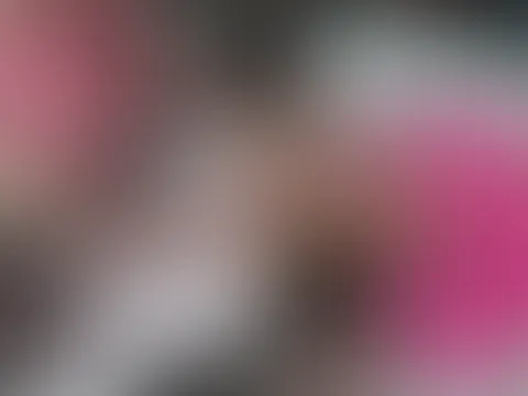 Saftige P***ys fingern und lecken! Lesbo Spaß mit Lia und Abby