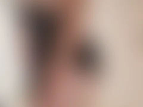 I tried to zoom in. Then I tried again. At some point, technology has its limits. #SPH #SmallPenisHumiliation #Femdom #Humiliation #BetaMale #Dominatrix #Mistress #GoddessAnahathor