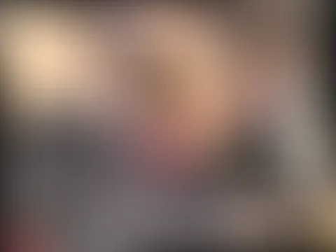 Brav aussehend… aber nur solange du nicht weißt, was ich danach mit dir mache 😇  Soll ich heute lieb bleiben… oder willst du mich richtig dreckig sehen? 😏  Schreib mir: 😇 oder 😈