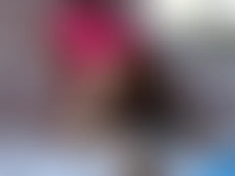 Gefällt dir mein dicker dunkler A***h und die P***y?👀