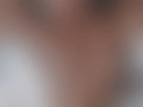 So herrlich schaut es unter meiner Decke aus 😏🤤🥵 kommst du her und wir spielen Wild... schau mal meine Nippeln sind schon schön hart für dich und ich möchte dass du sie zwirbelst. 🤪