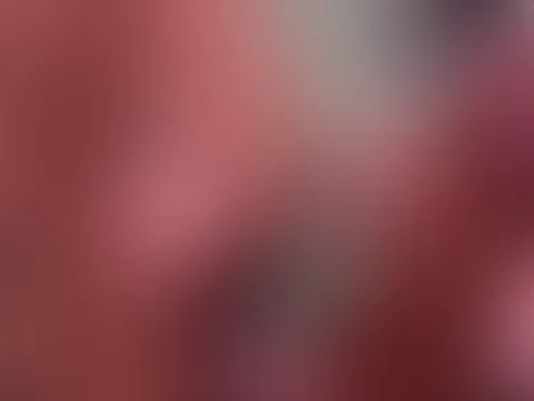 Schau dir an, wie der S*****z in meine feuchte P***y eindringt đ