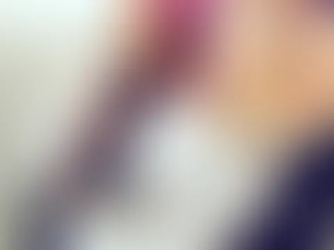 Das "Brave"  mädchen von neben an ?