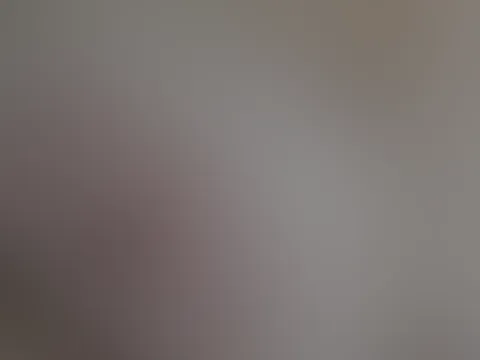 Mein Leckvibrator bringt mich zum Höhepunkt, einer in der M****i und einer leckt mich ohne Gnade