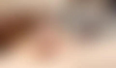 Eine heftige Spermaladung direkt in den Mund gespritzt