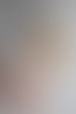 Ich schaue nach oben während du die Tür reinkommst und ich auf dich warte