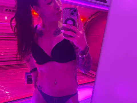 Behaving yourself in the solarium? 🧐😏