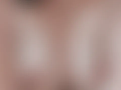 Ich brauche Frühstück... Dein S*****z in meinen Mund 👄 und deine Hände ✋️ an meinen Tittchen 🍒