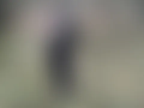 Spanner filmt mich beim p**sen im Wald!