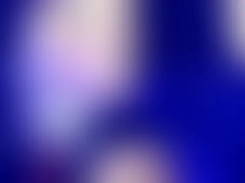 Die hübsche Betty ist wirklich ne echte Sexbombe, soll ich euch mehr von ihr zeigen? Vielleicht auch wie sie nackt trainiert?