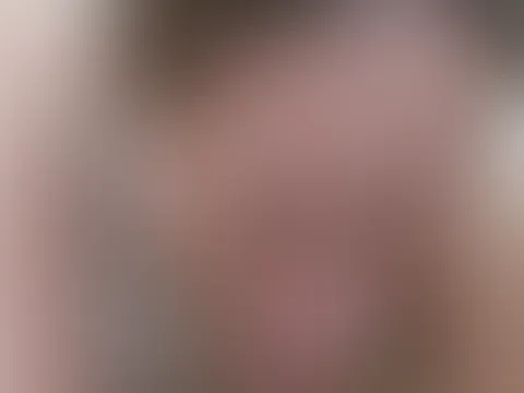 Dildo Blasvideo mit Tränen in den Augen
